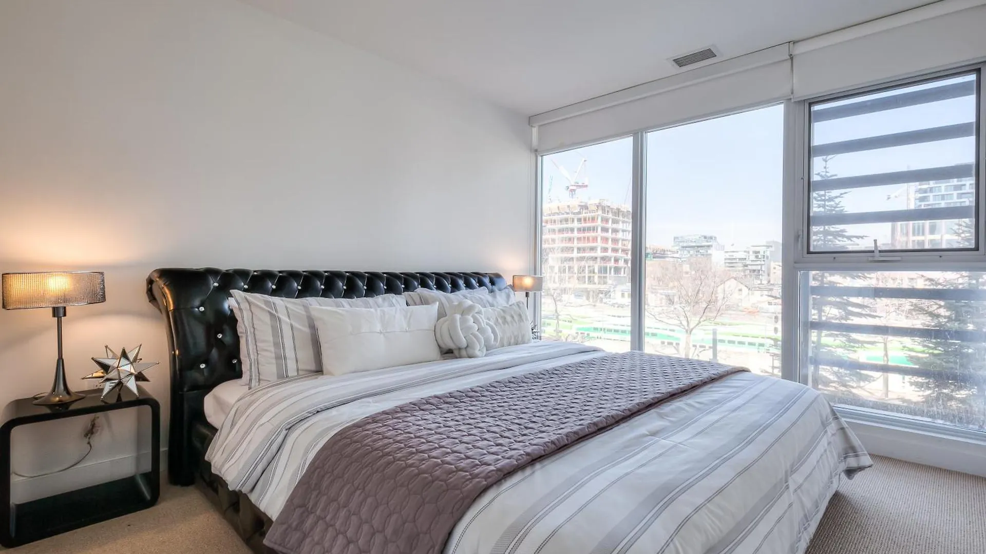 Delight Suites In Downtown Toronto Mississauga Canada