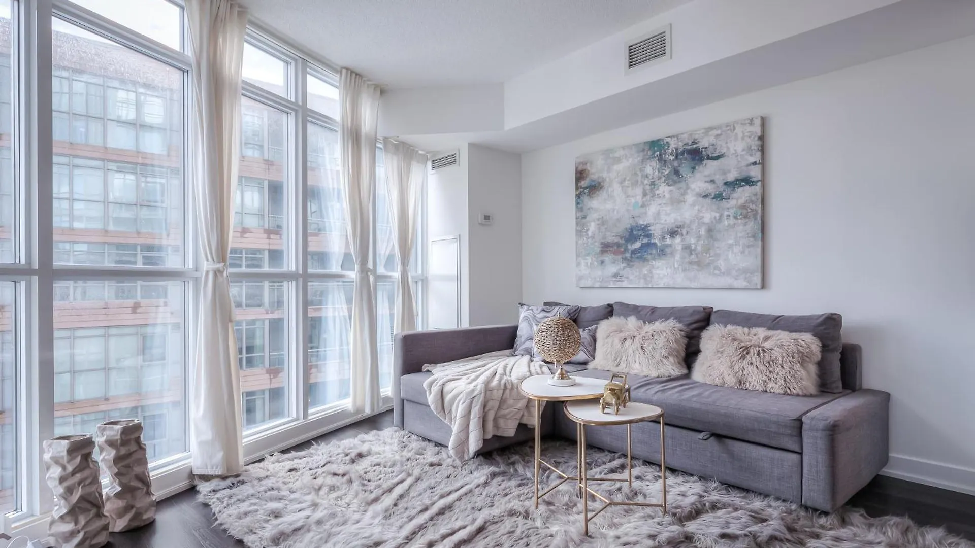 Apartment Delight Suites In Downtown Toronto Mississauga Canada