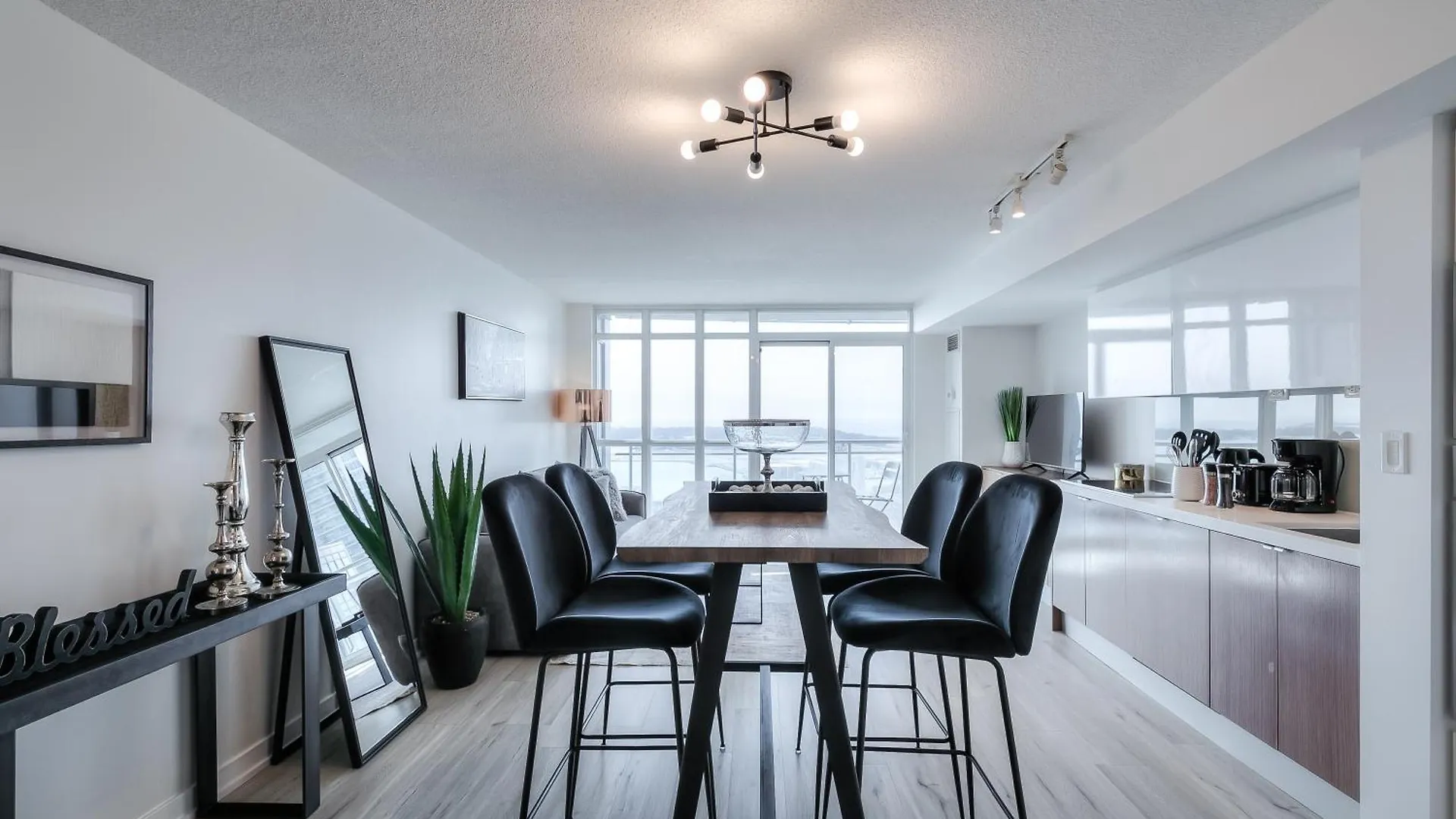 Apartment Delight Suites In Downtown Toronto Mississauga
