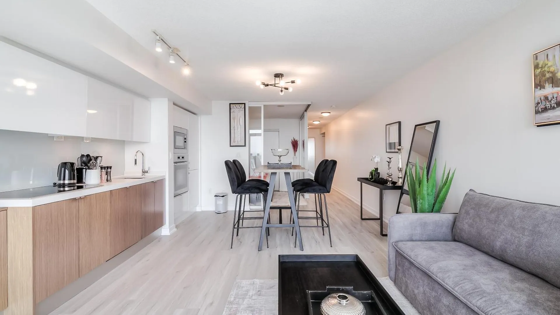 Delight Suites In Downtown Toronto Mississauga Canada