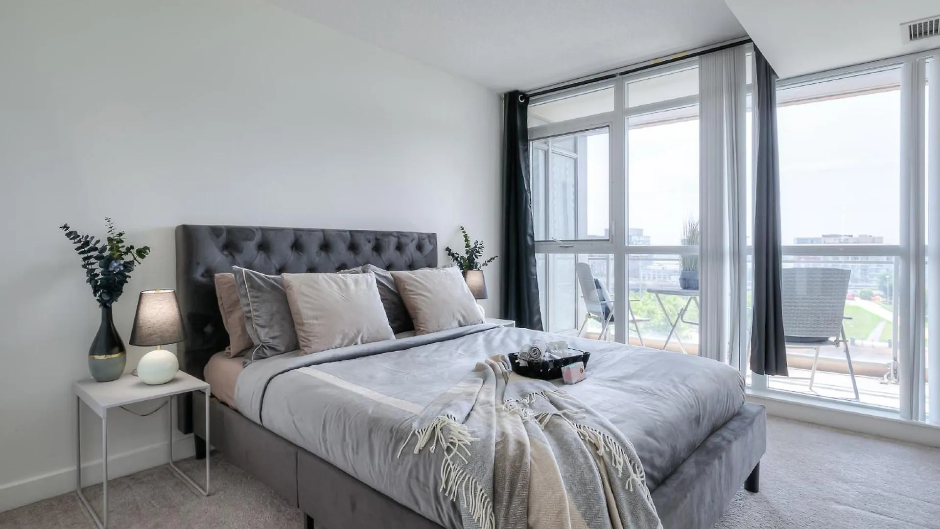 Apartment Delight Suites In Downtown Toronto Mississauga