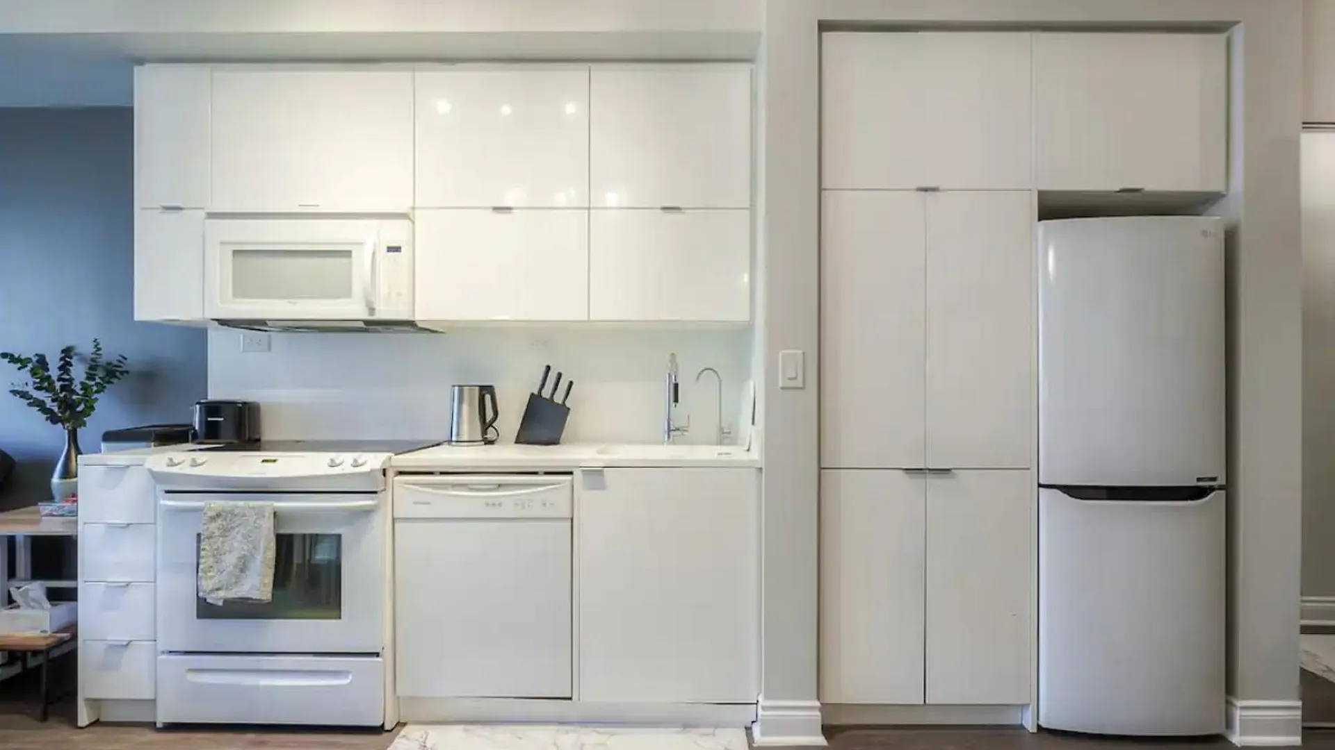 Apartment Delight Suites In Downtown Toronto Mississauga